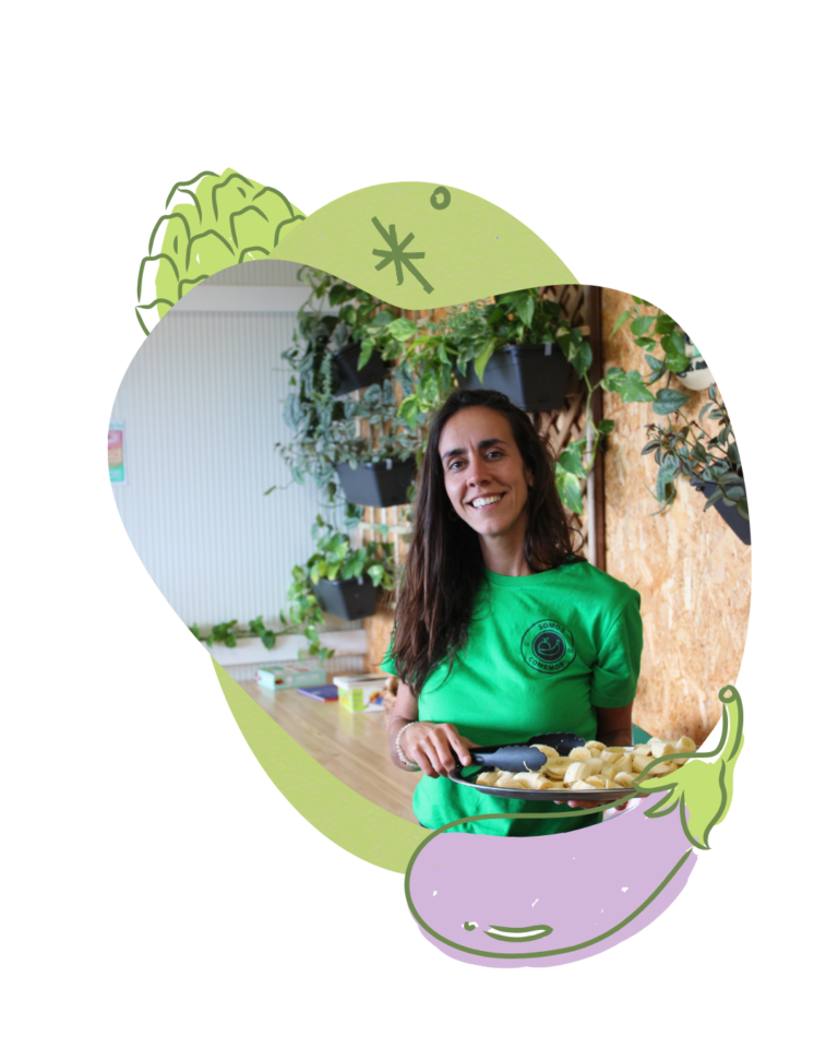 Este vínculo entre cocina y escuela convierte al comedor en un lugar único, donde los niños y niñas no solo se alimentan, sino que también aprenden hábitos, valores y autonomía en un entorno cálid (1)